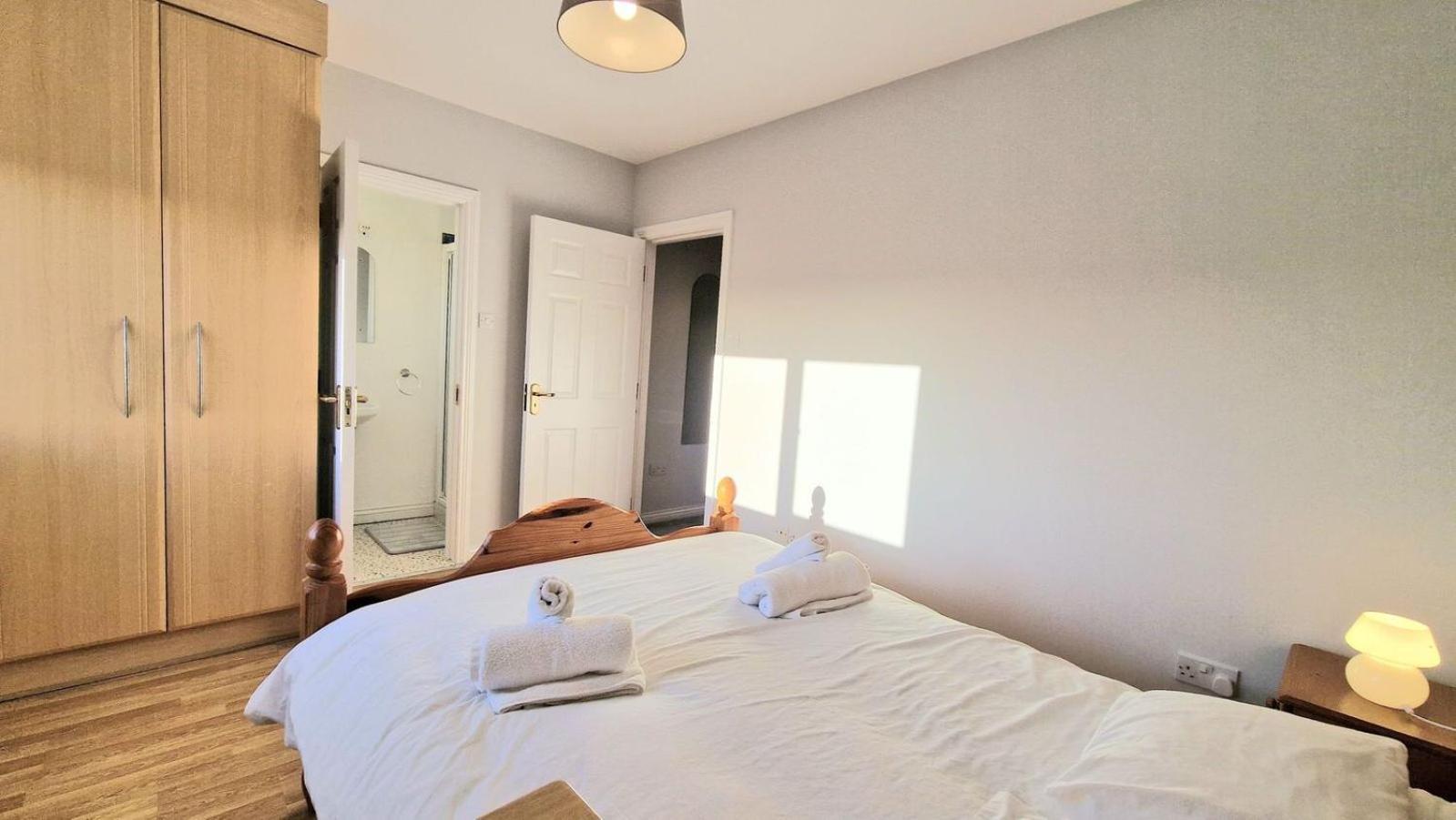 Cosy 3 Bedroom All Ensuites Голвей Екстер'єр фото