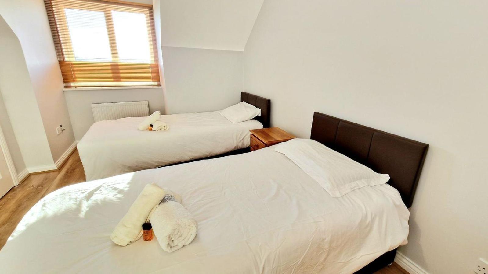 Cosy 3 Bedroom All Ensuites Голвей Екстер'єр фото